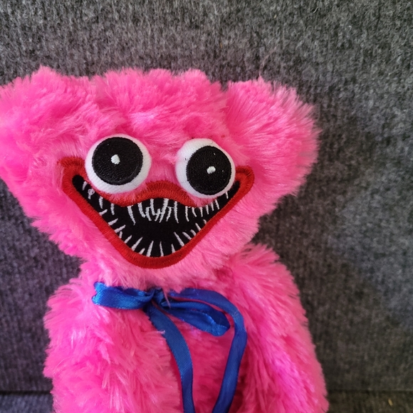 Poppy Playtime Huggy Wuggy Plush - Picture 3 of 4